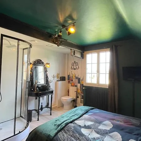 Les Nuits Victoriennes Bed & Breakfast *