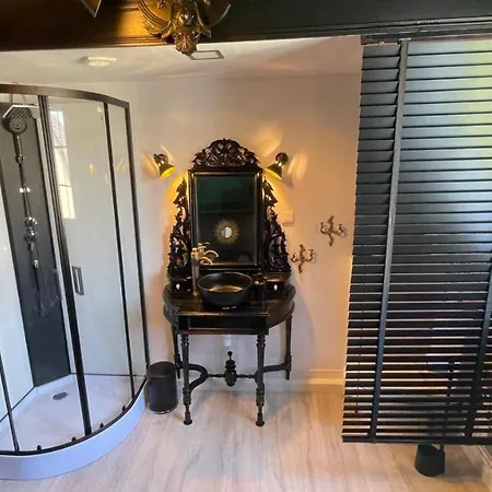 Couette-café Les Nuits Victoriennes 3*